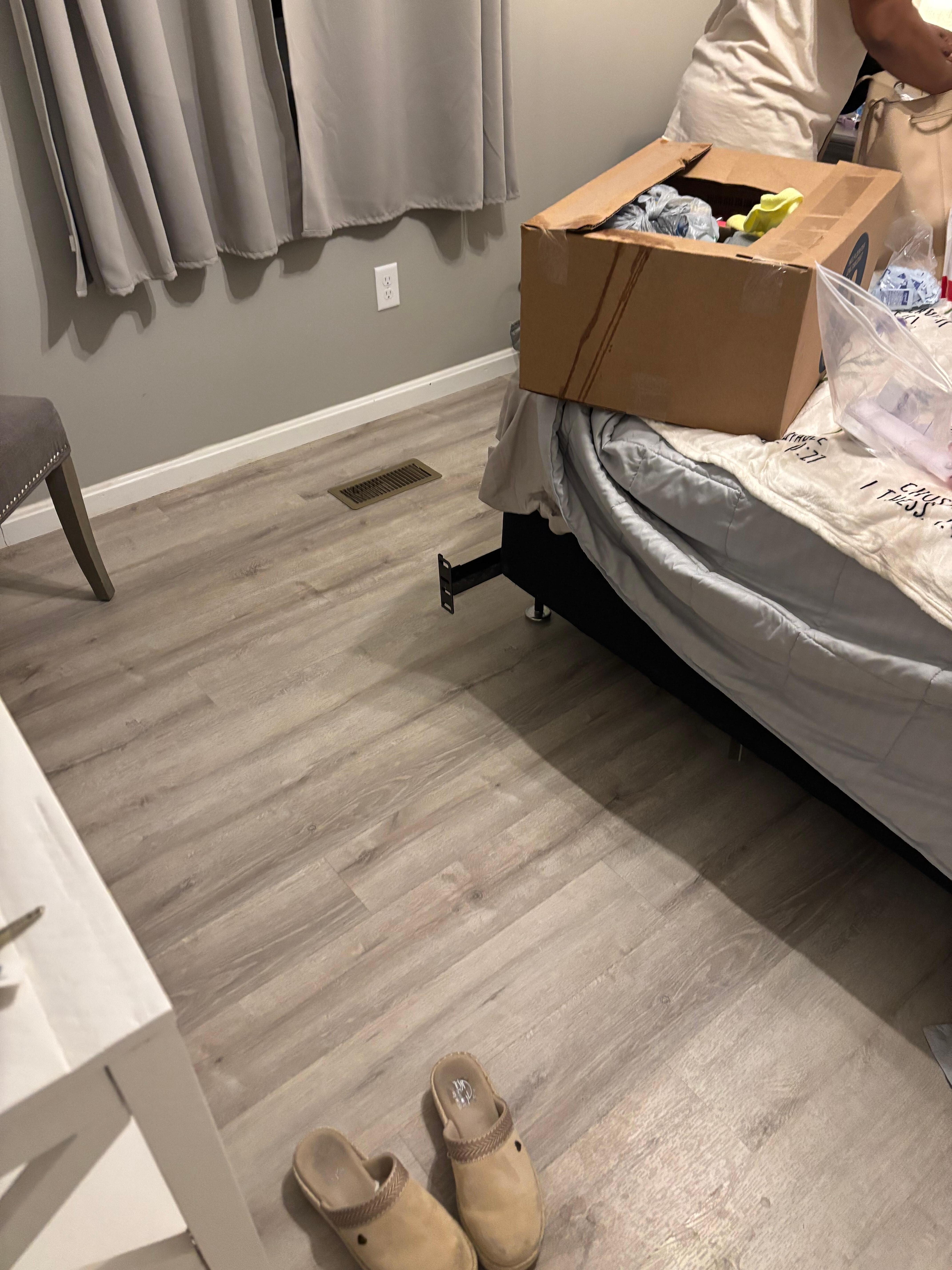 My guest hit her leg twice on this bed rail.  3beds w/mattresses on frames. 