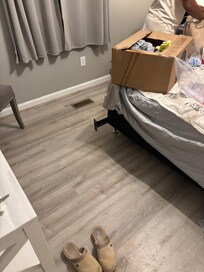 My guest hit her leg twice on this bed rail.  3beds w/mattresses on frames.