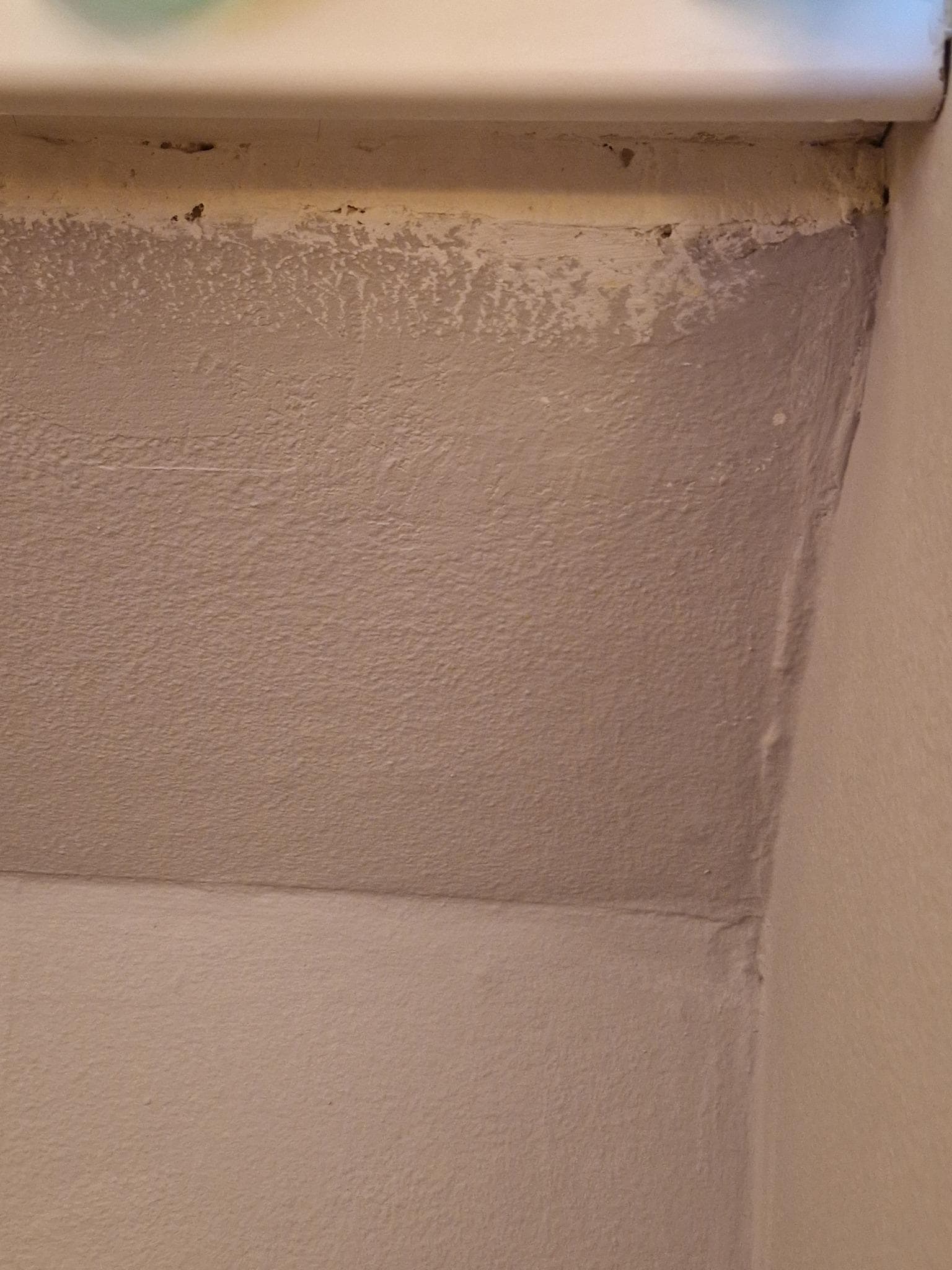 Rooms run down, Bad paint job.