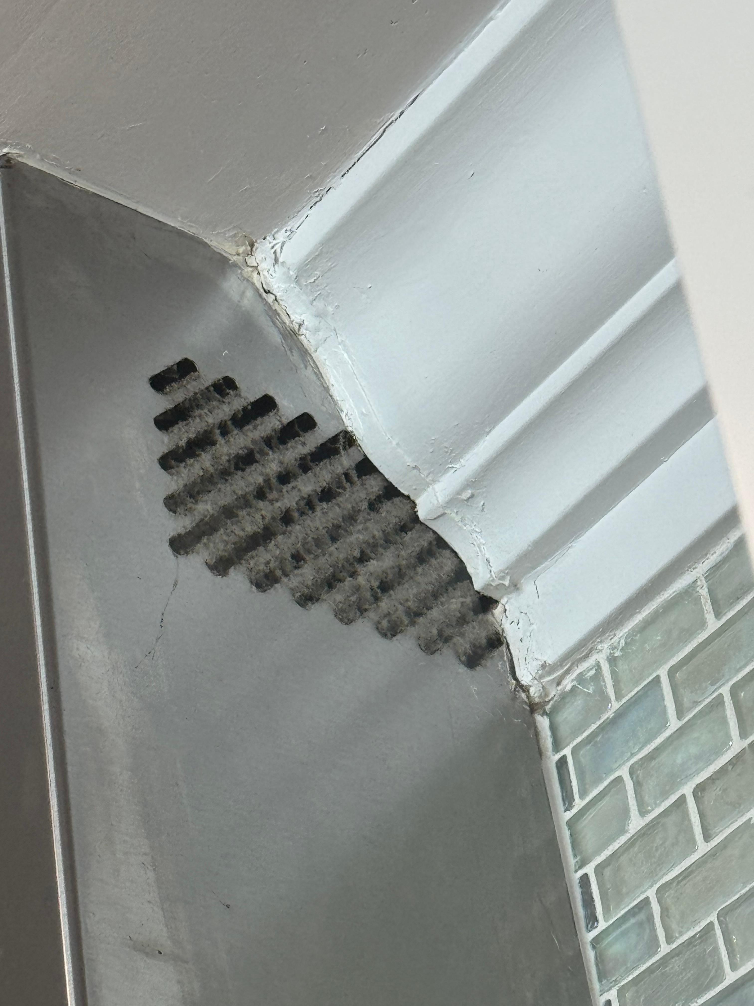 Vent fan in kitchen 