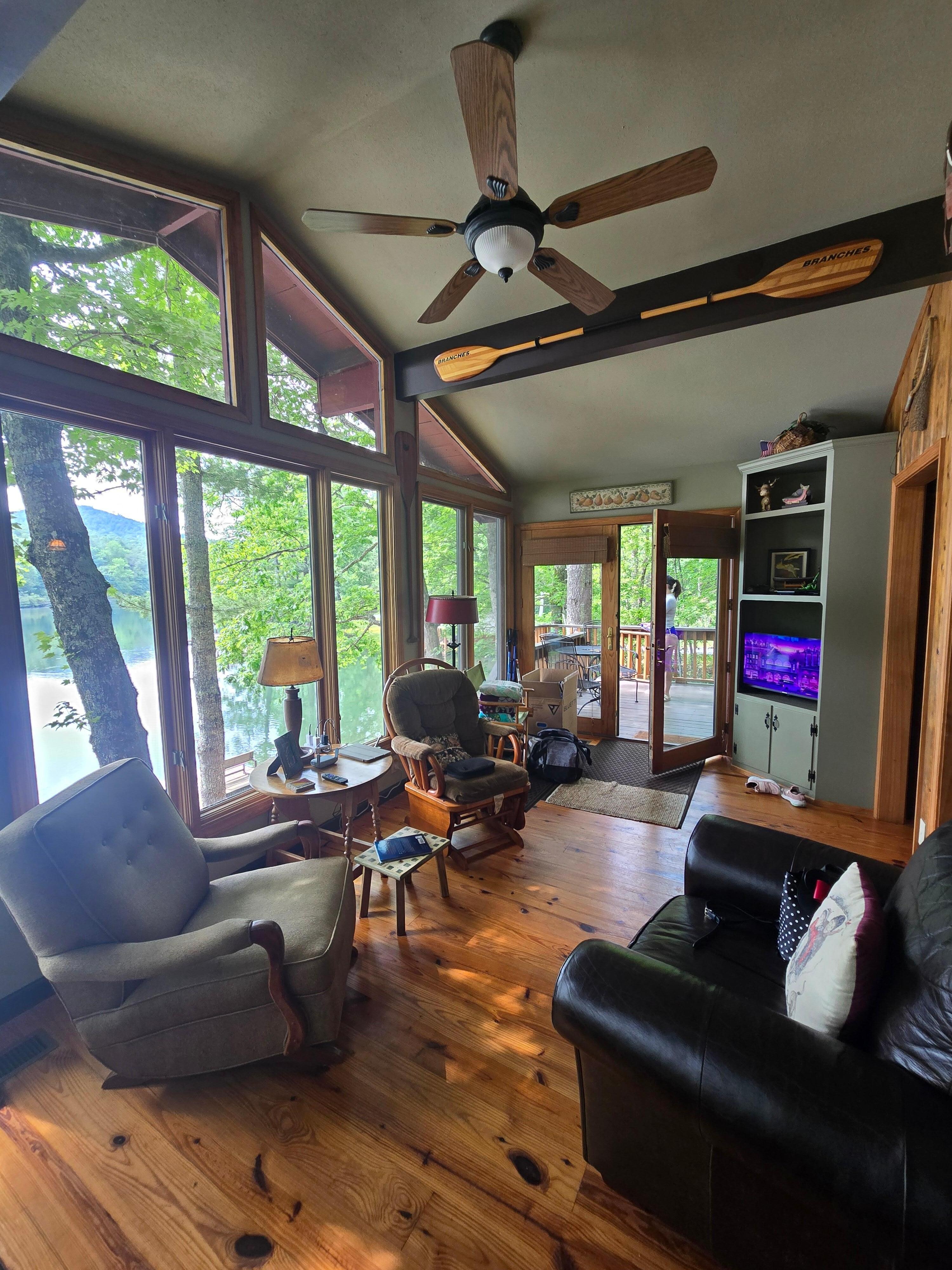 Living room/entrance
