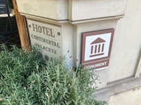 Entrance is very discreet, may be hard to find