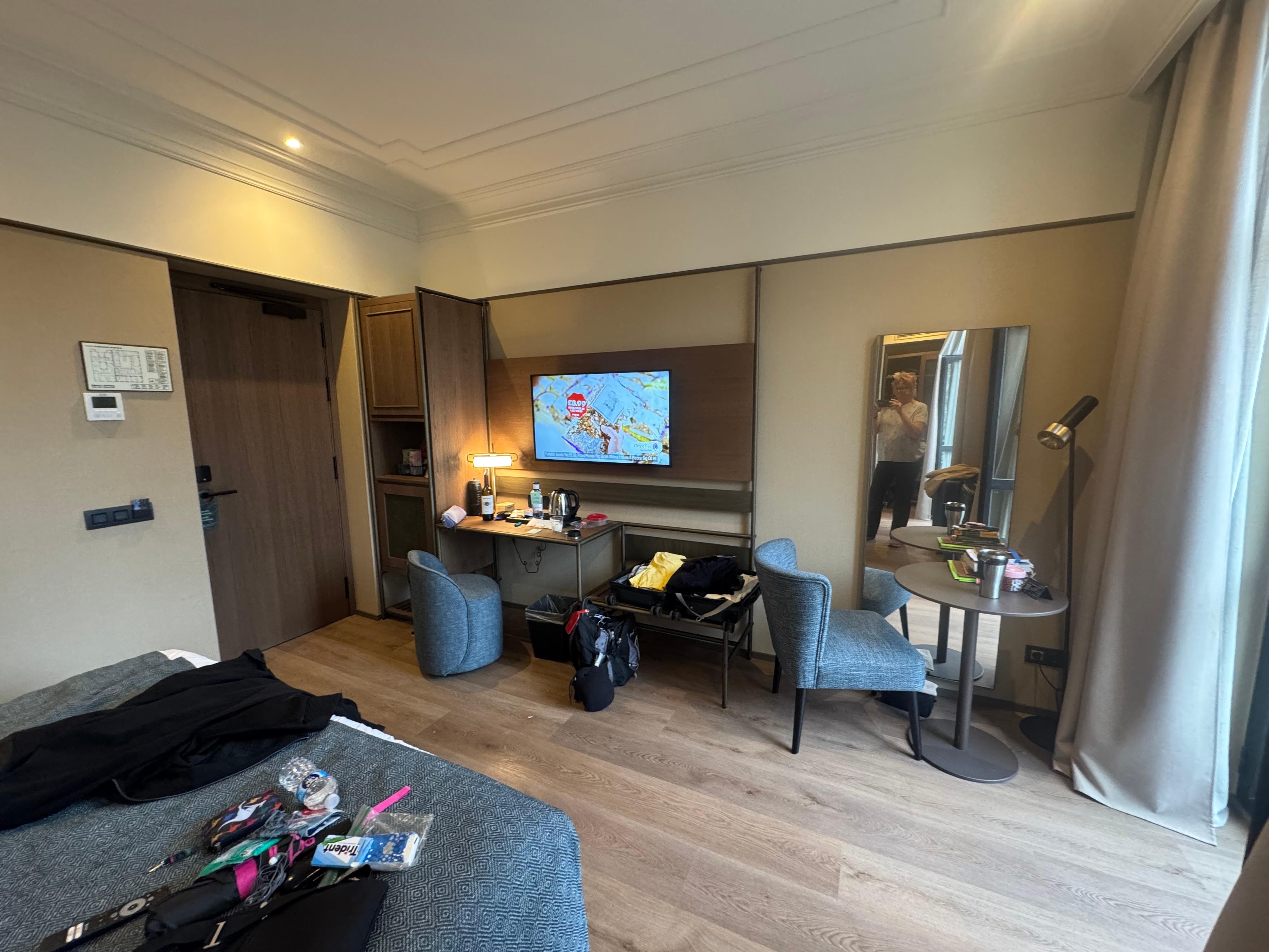 Lots of space! Not the norm in Europe!