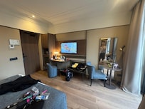 Lots of space! Not the norm in Europe!