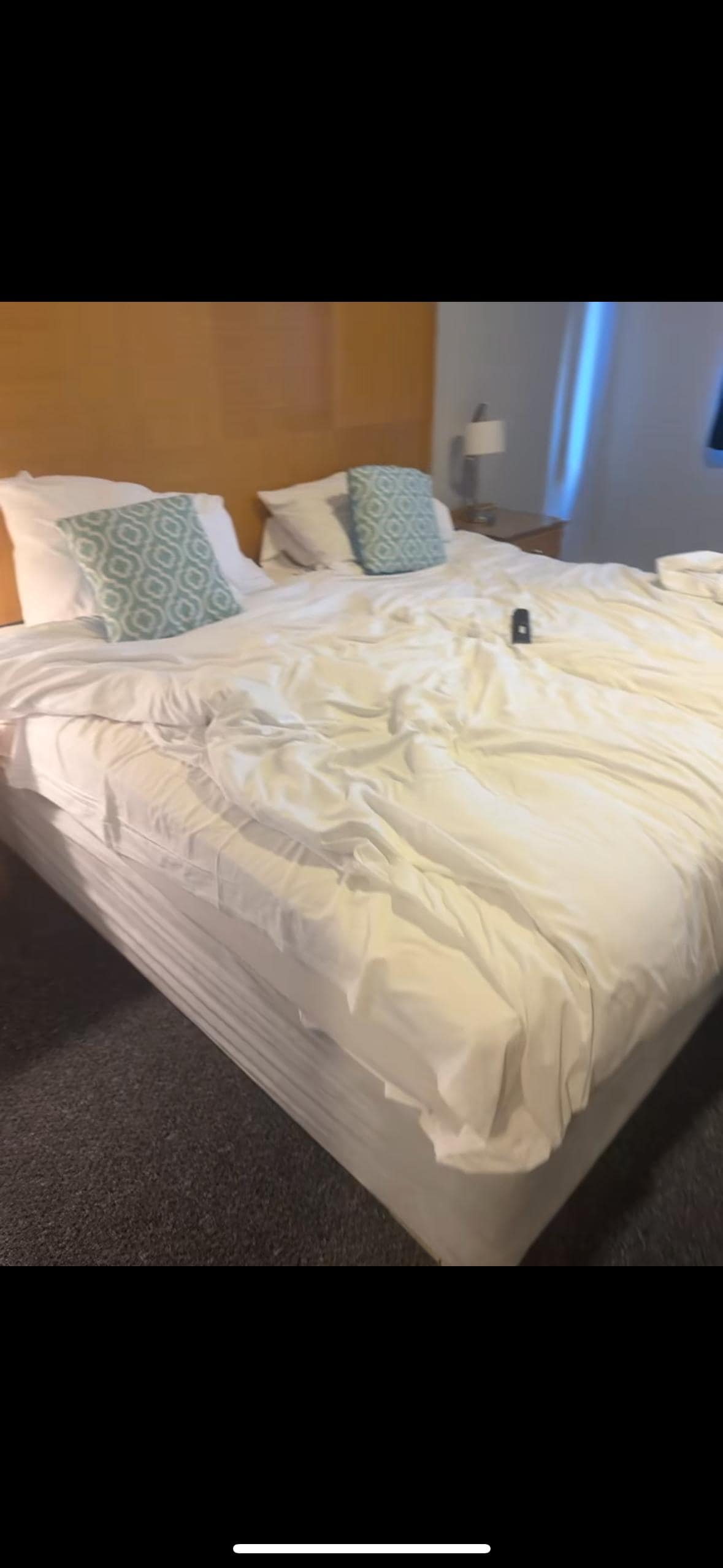 Bed unmade and clearly left like this from previous guests!!
