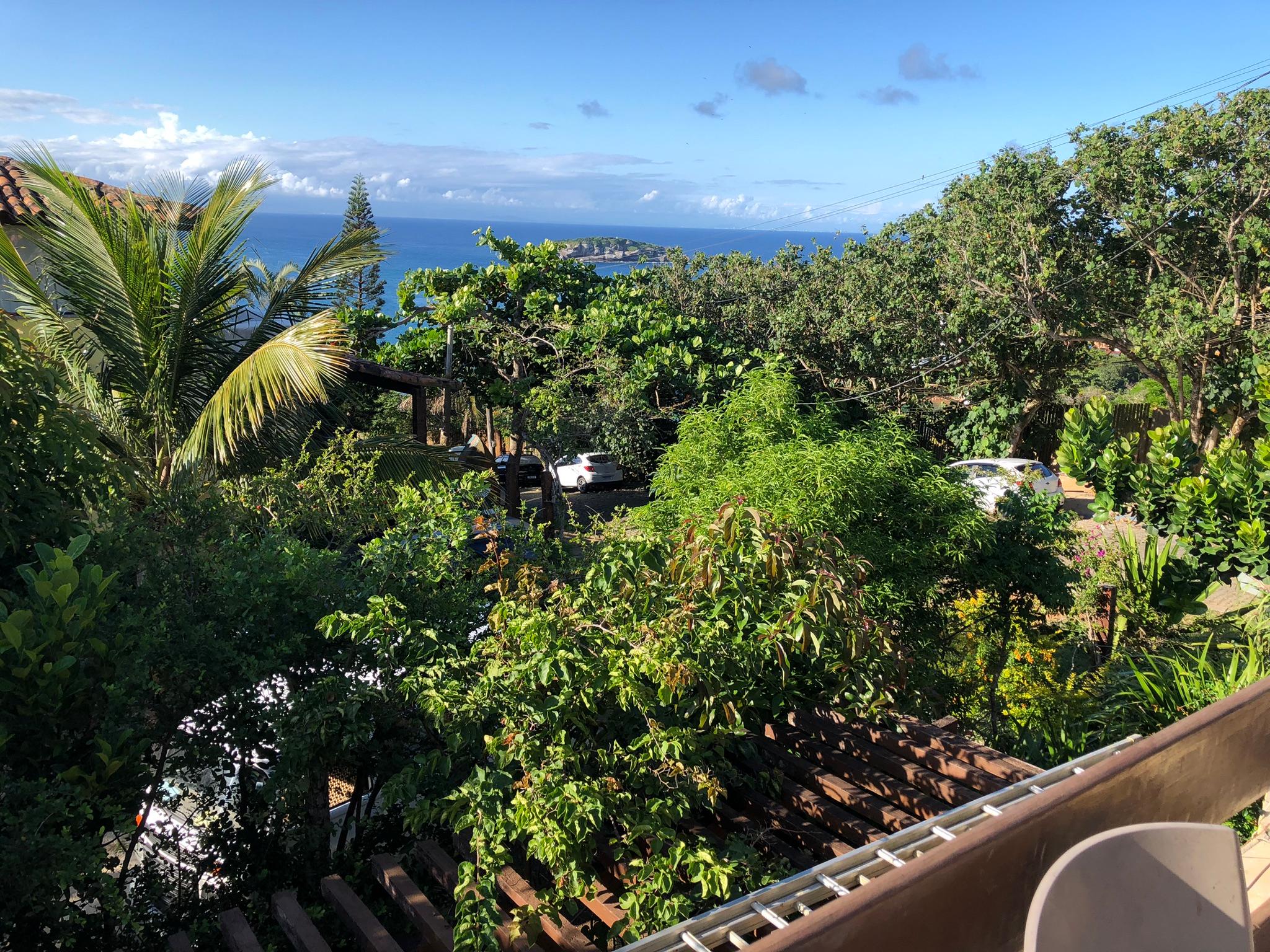 Vista do deck da piscina. 