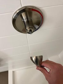 Just missing a set screw, not a huge deal