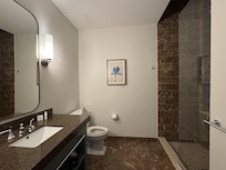 big bathroom (needed more towels)