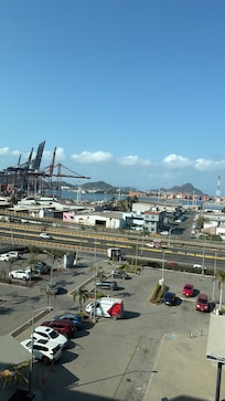 Hermosa Vista del puerto desee el 5to piso