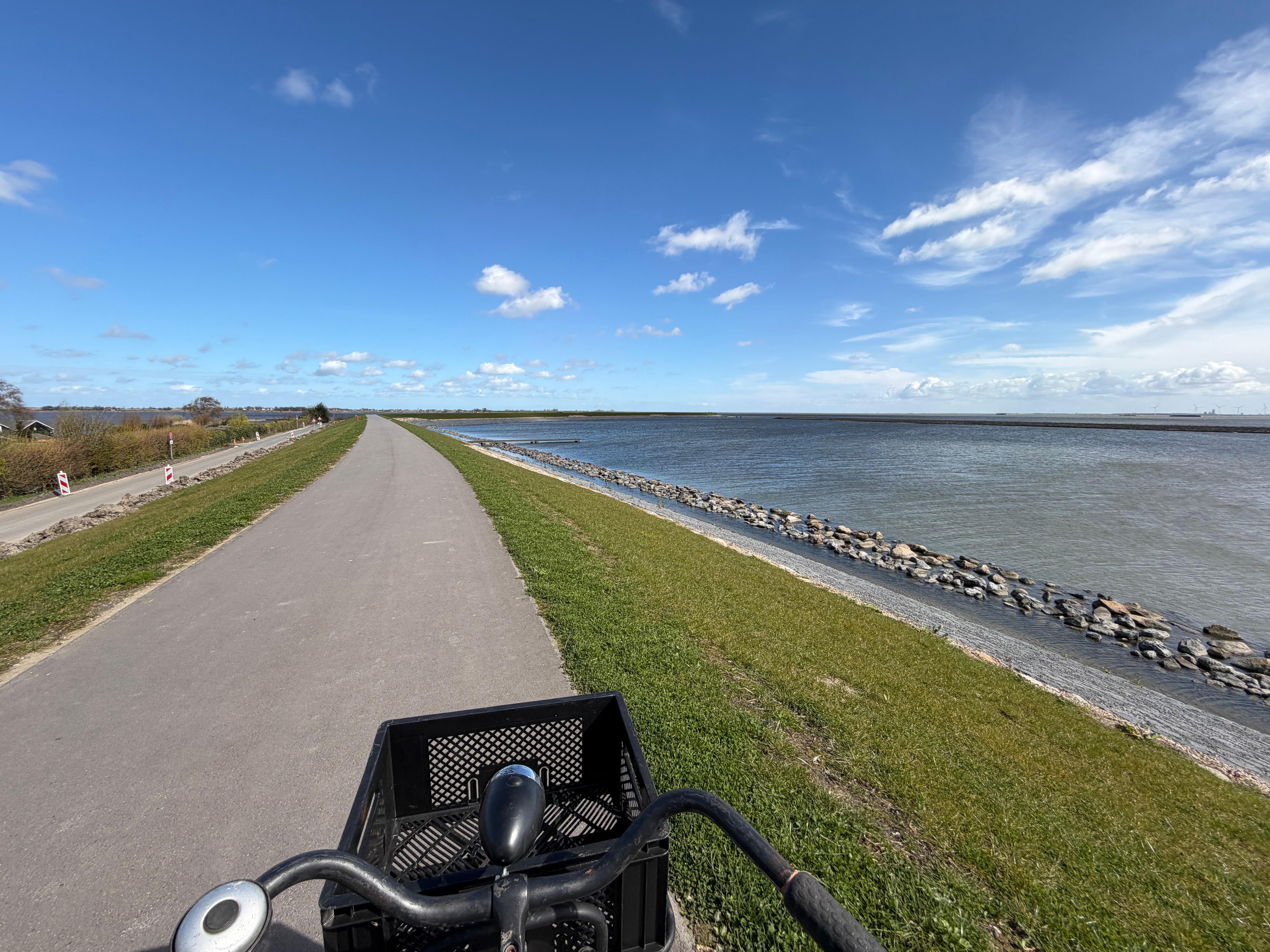 Rent bikes from the local yacht club (2.5 days for 2 bikes was €50) 