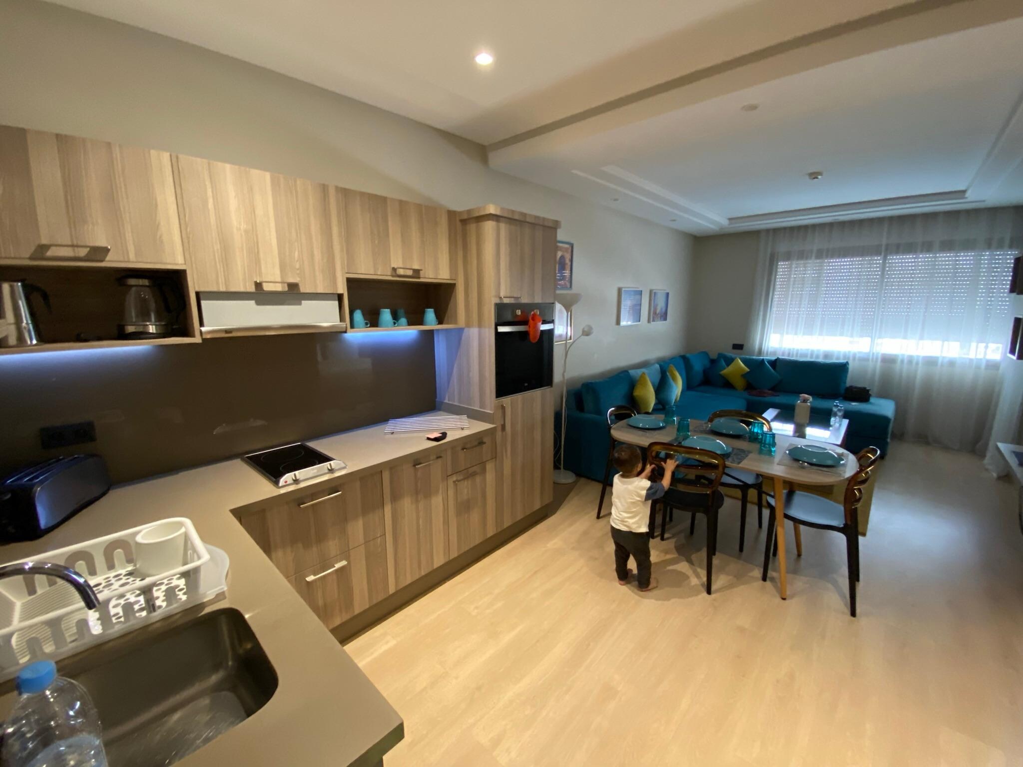 Lounge/Kitchen