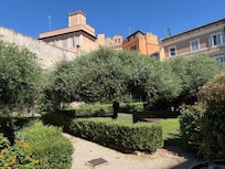 Beautiful views of the courtyard.