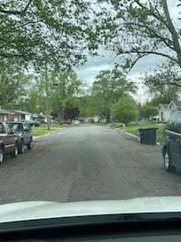The street and neighbors were friendly.