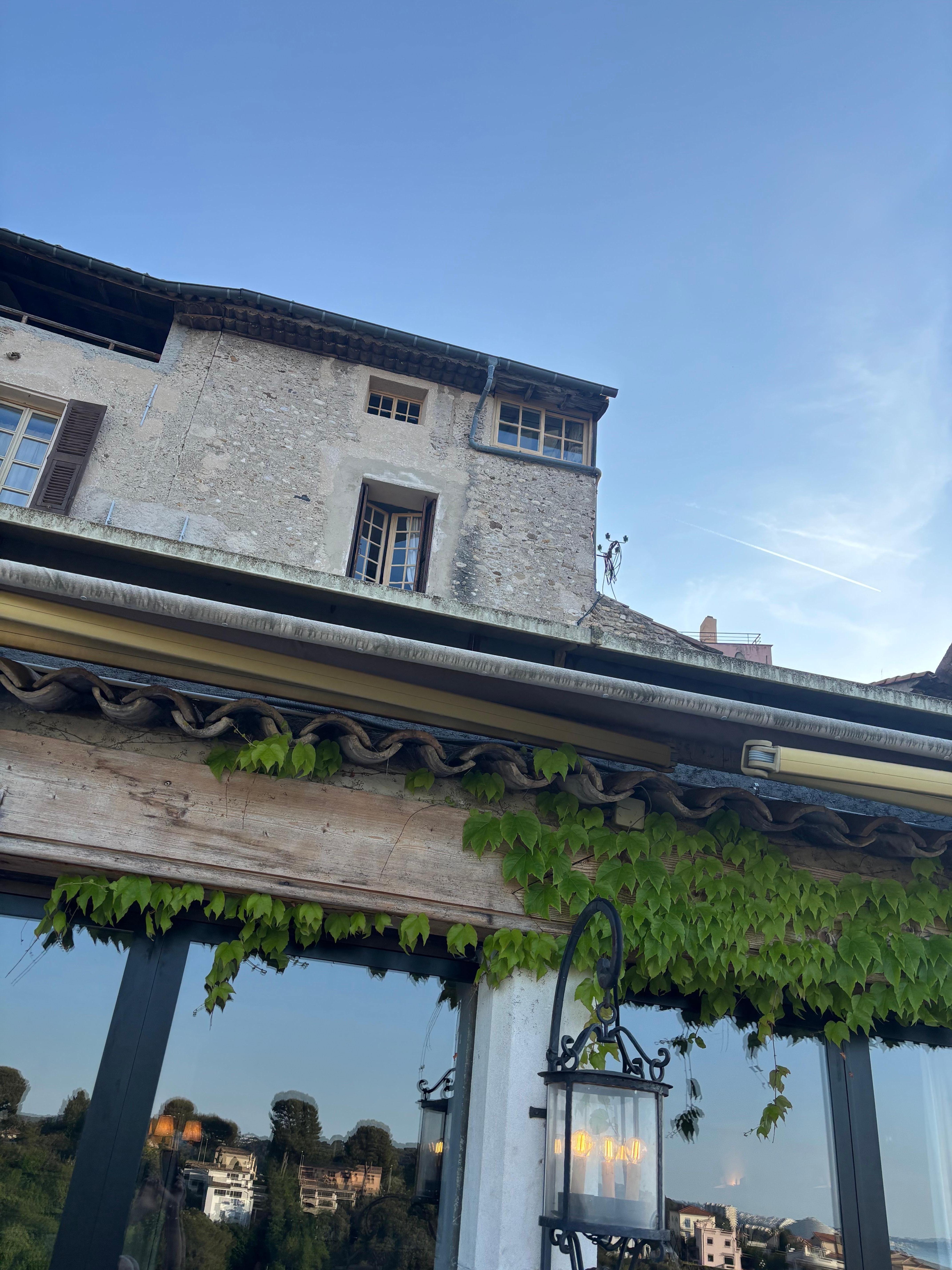 The window of my room from the outside, looking up from the restaurant patio.