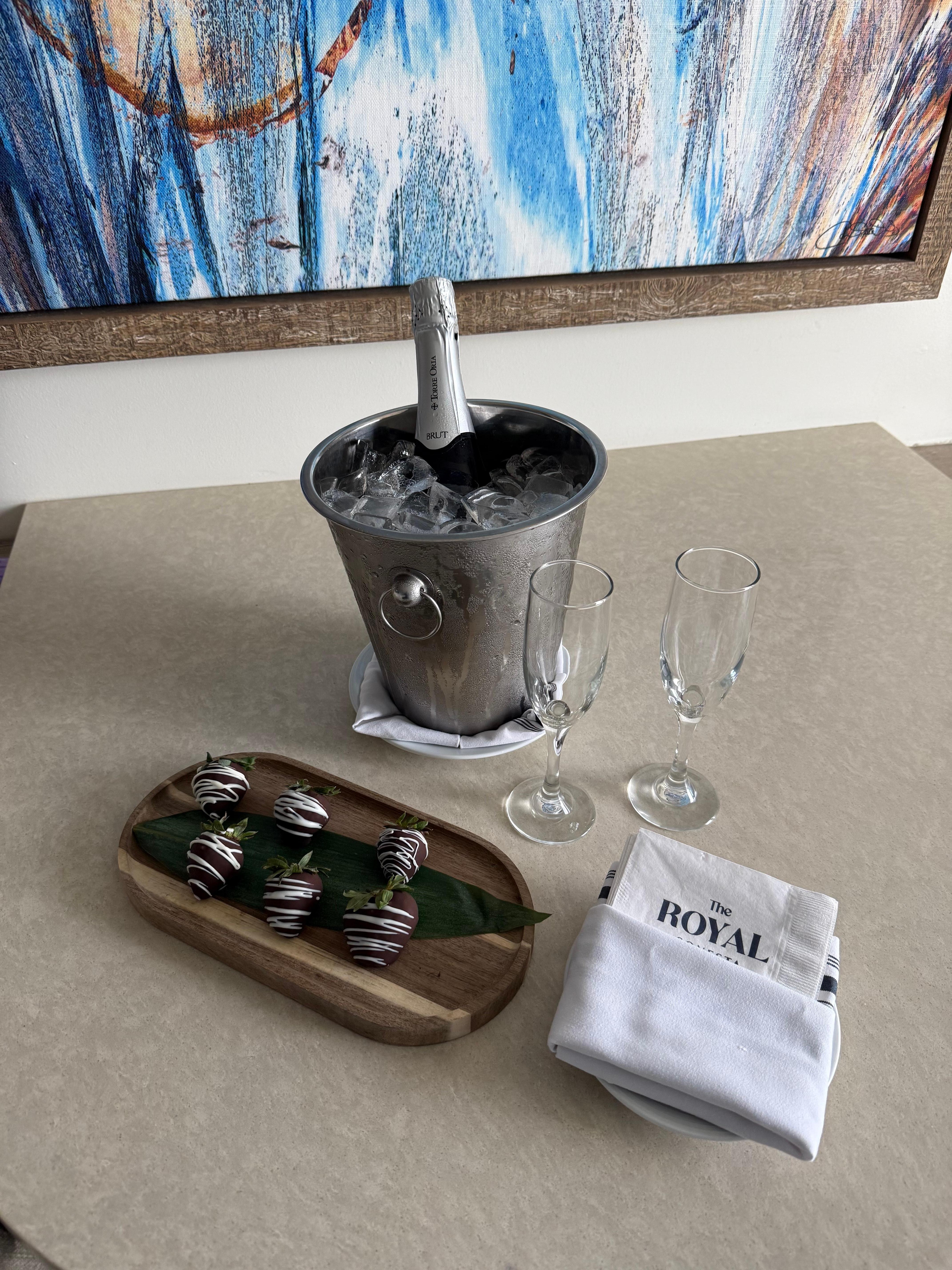 ✨ Great service and a sweet honeymoon gesture. Thank you!