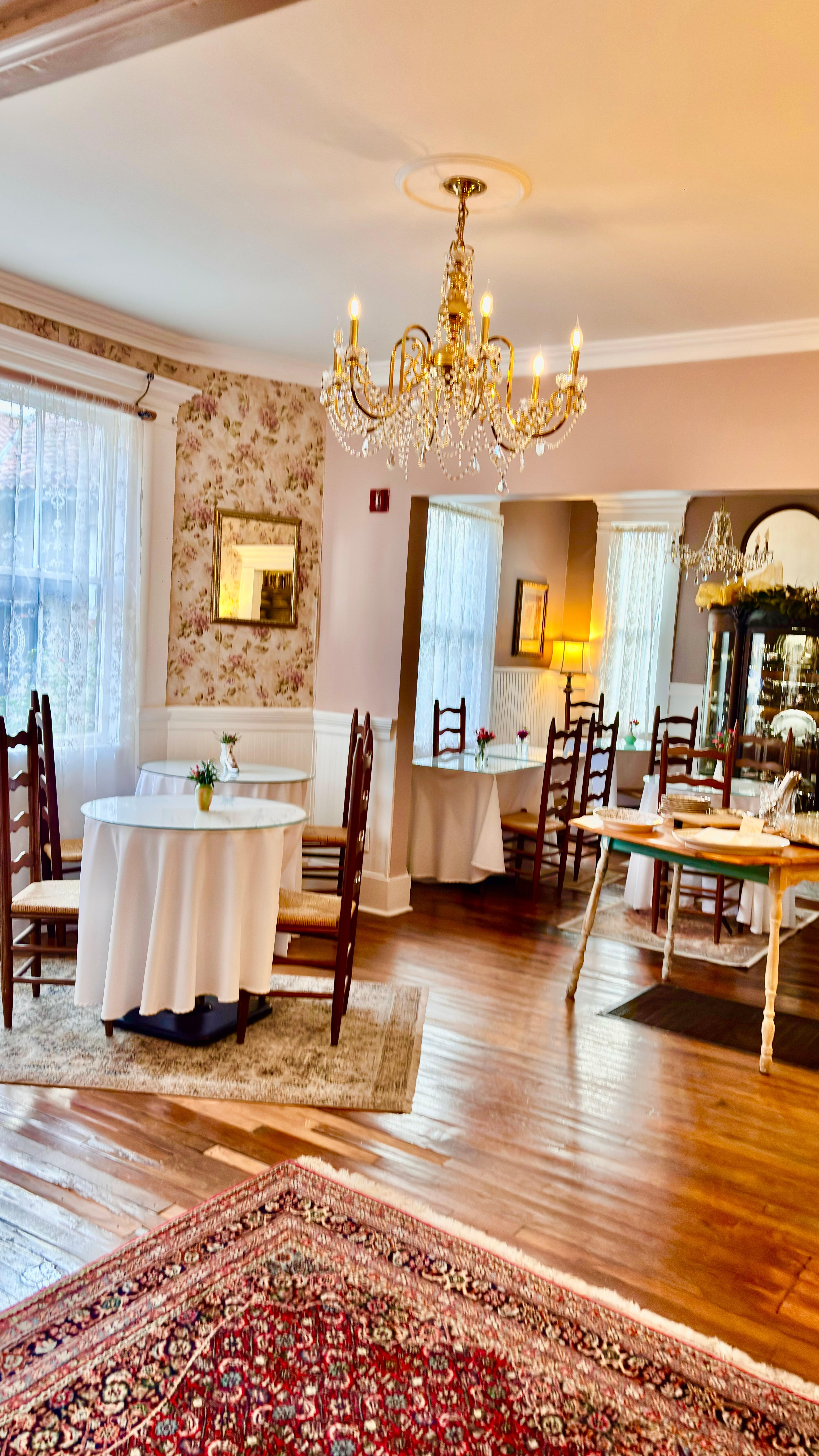 The lovely Breakfast room. 