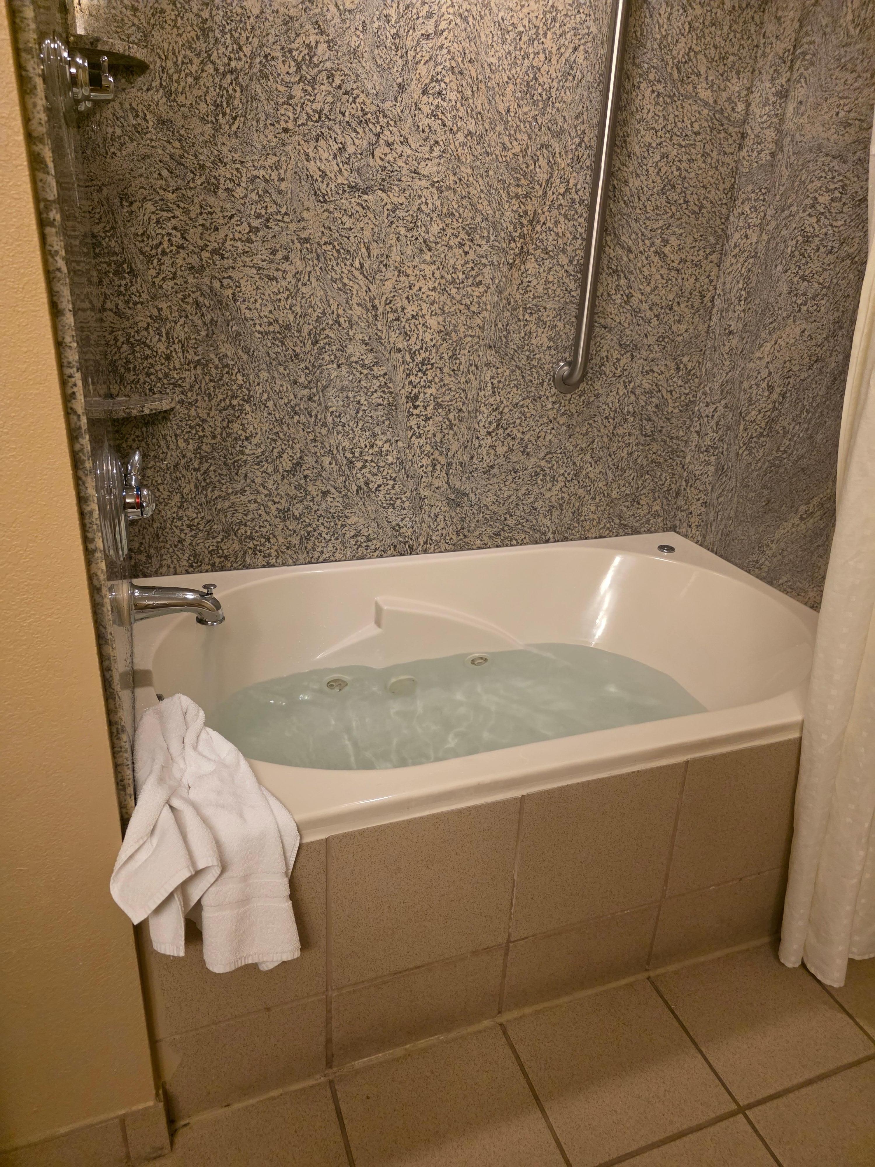 Jetted tub was very clean and relaxing 
