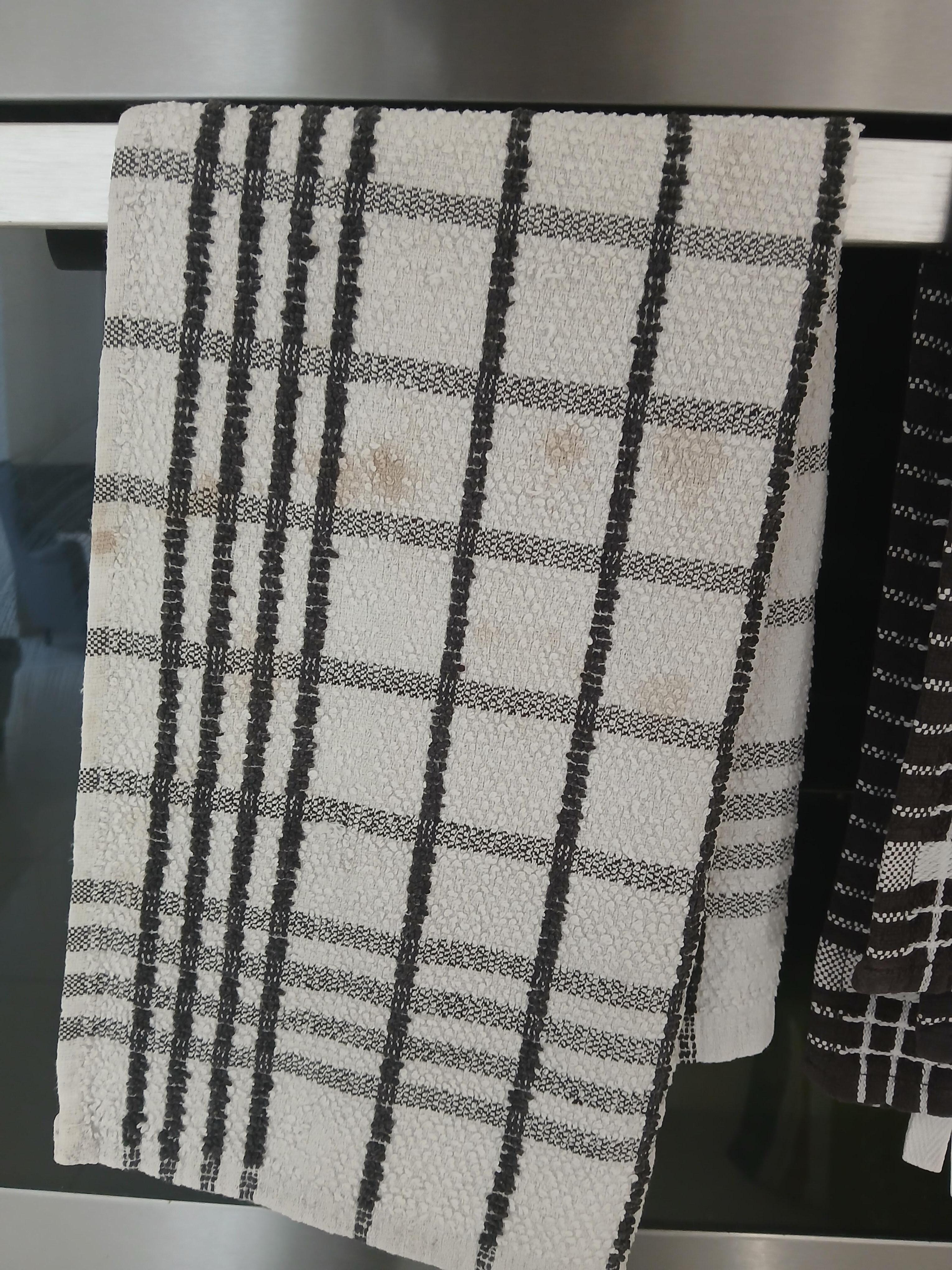 Dirty tea towel left out on arrival 