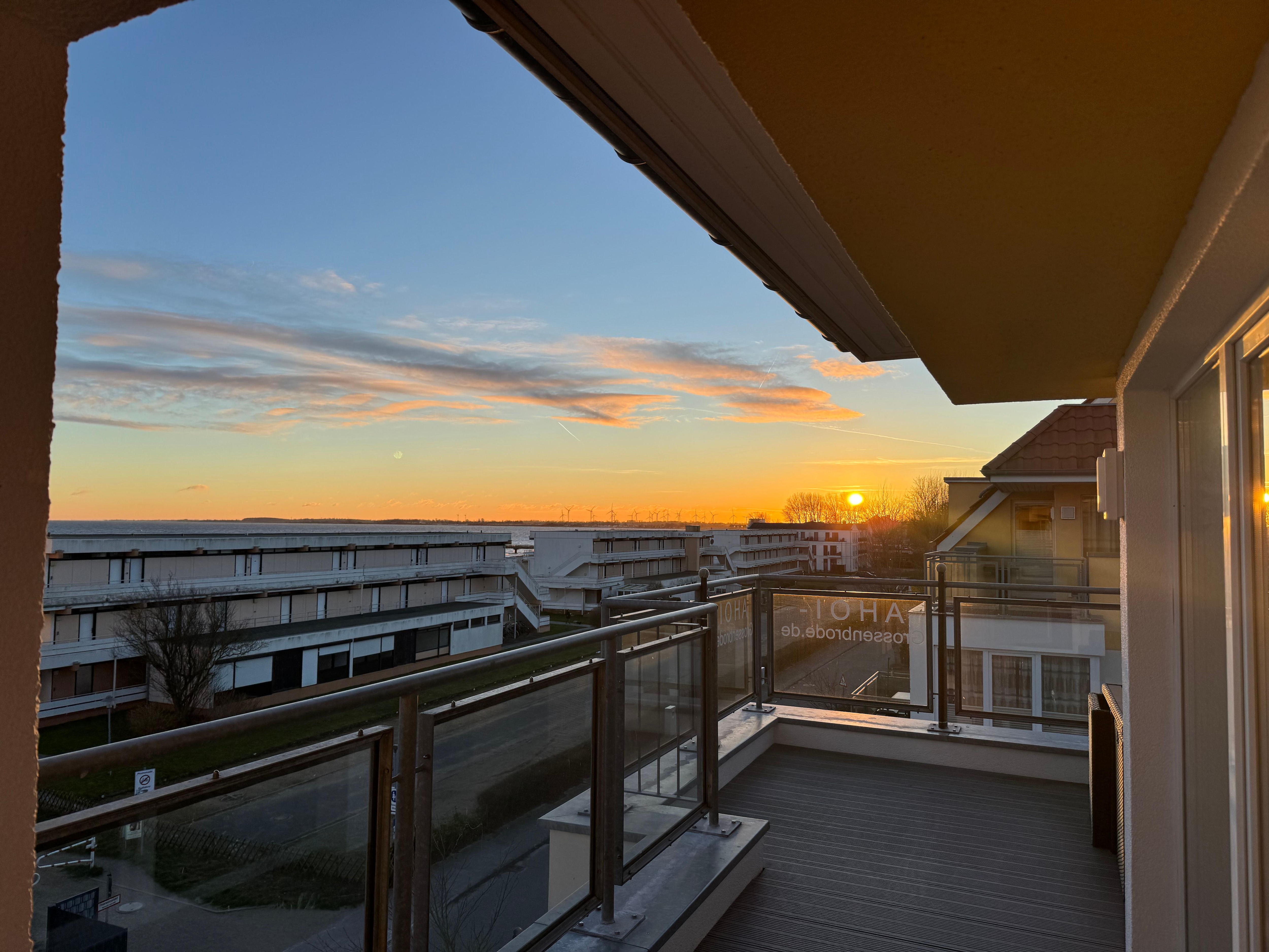 Sonnenuntergang vom Balkon aus.