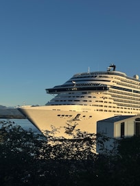 MSC Preziosa kaster loss lørdag kveld.