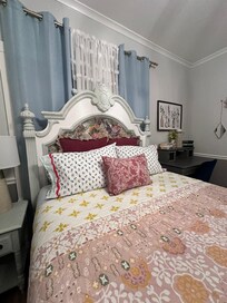 Super cute! Very comfy!