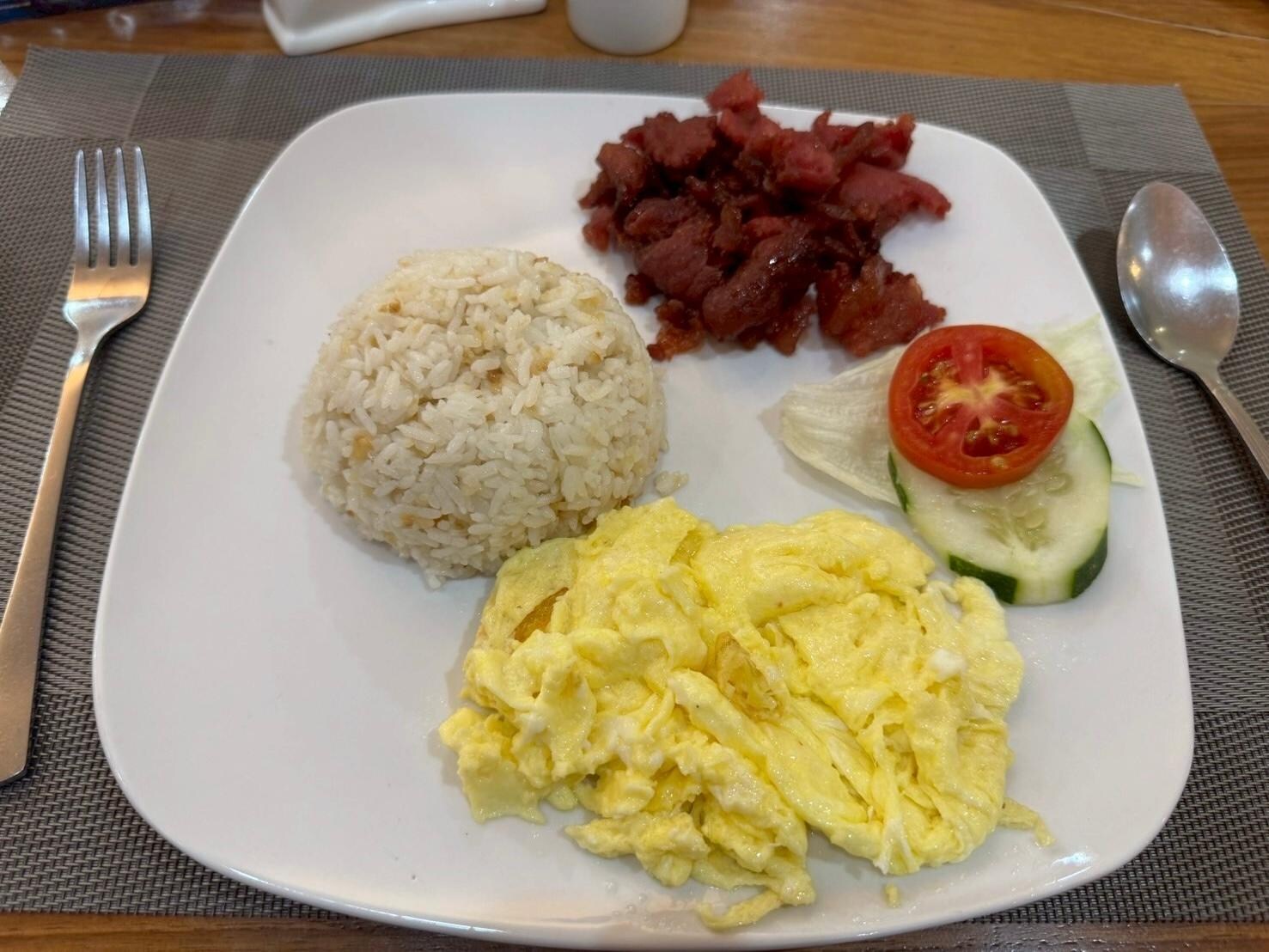 フィリピン系
ガーリックライスとポーク