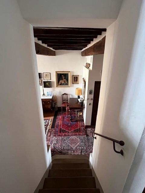 Corridor to the family room. 