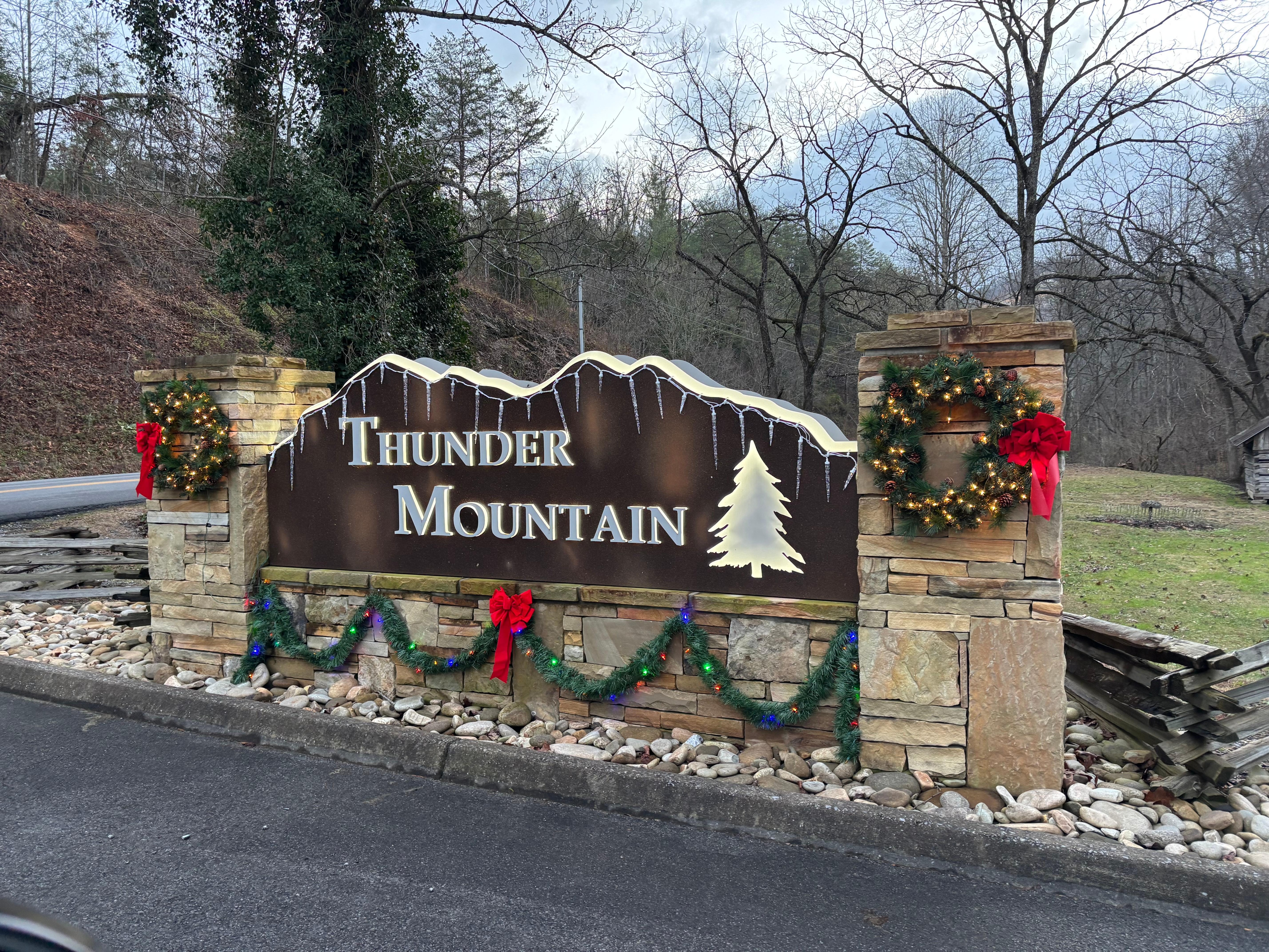 Entrance going up the mountain to cabin