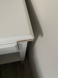 Eine kleiner von vielen Mängeln.  Die Treppe zum Bad nur bei Licht sonst kann man sich das Genick brechen