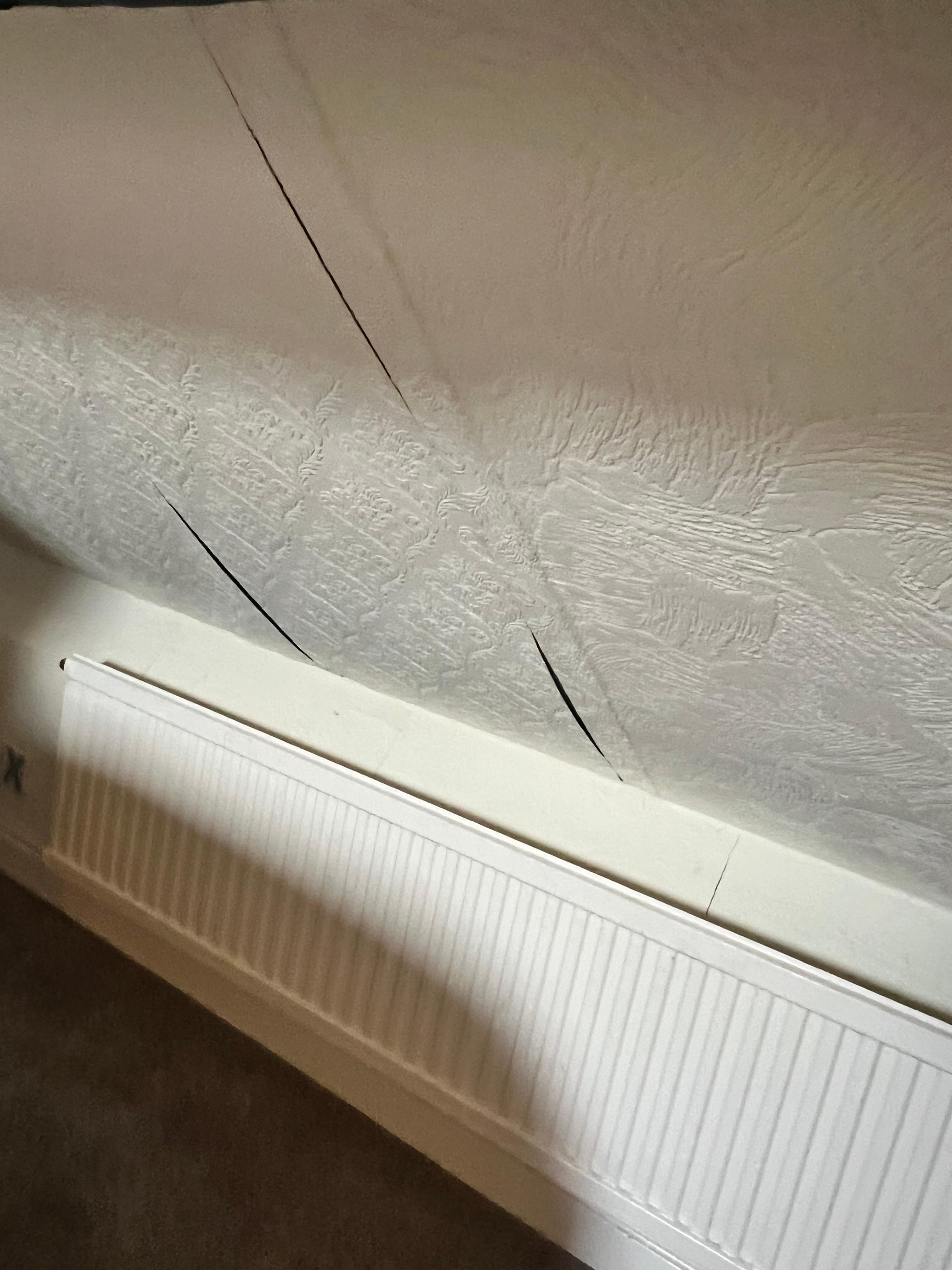 Peeling wallpaper 