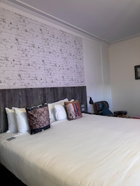 King room 9th floor