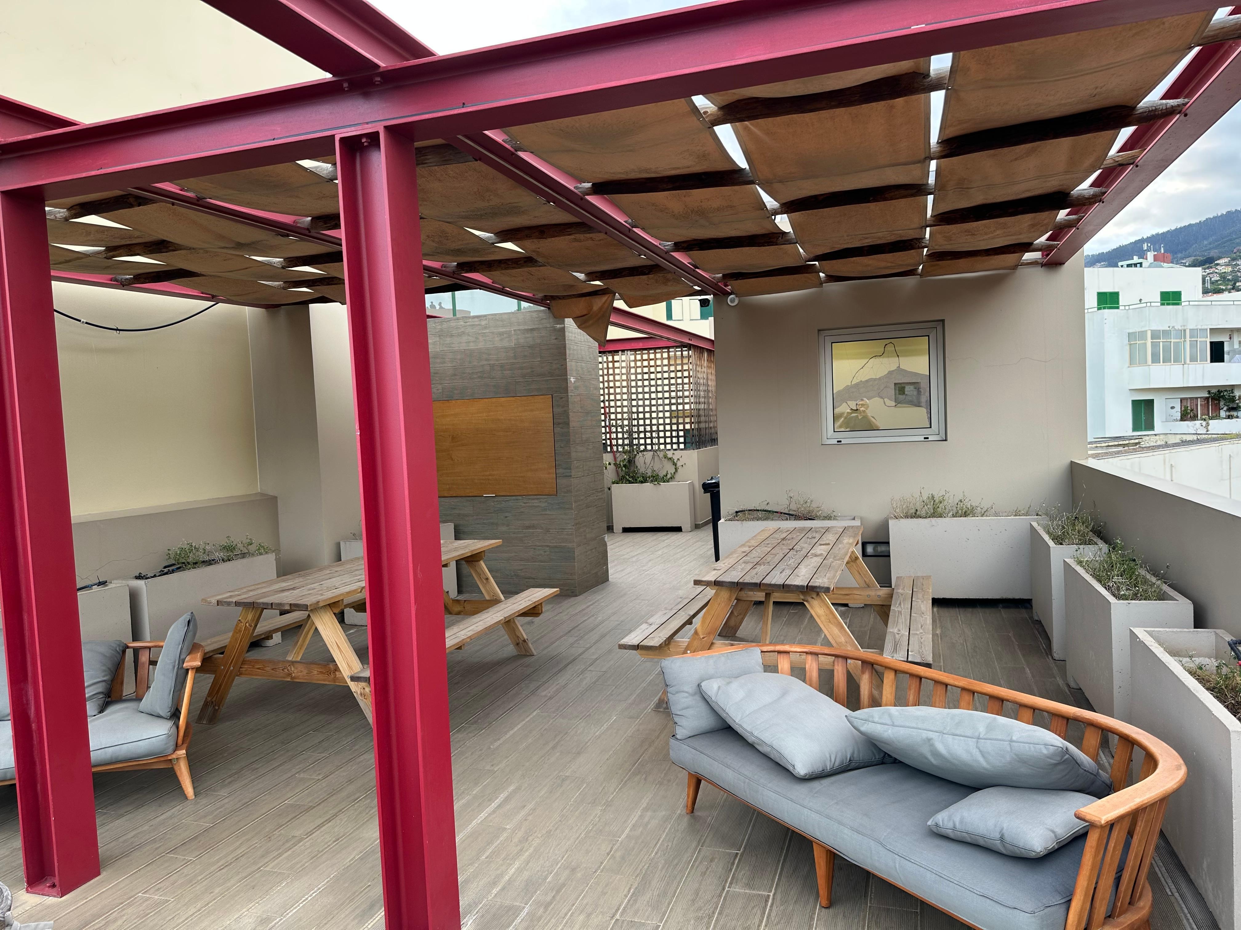 Het prachtige dakterras.