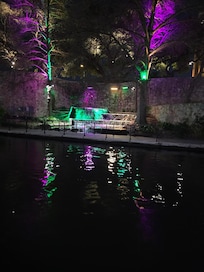 Riverwalk scenery at night