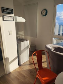 Solzinho batendo no quarto às 20:00 horas.