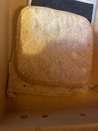 Pot holders mouse poop