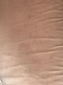 Sillón manchado, y tenía mucho polvo