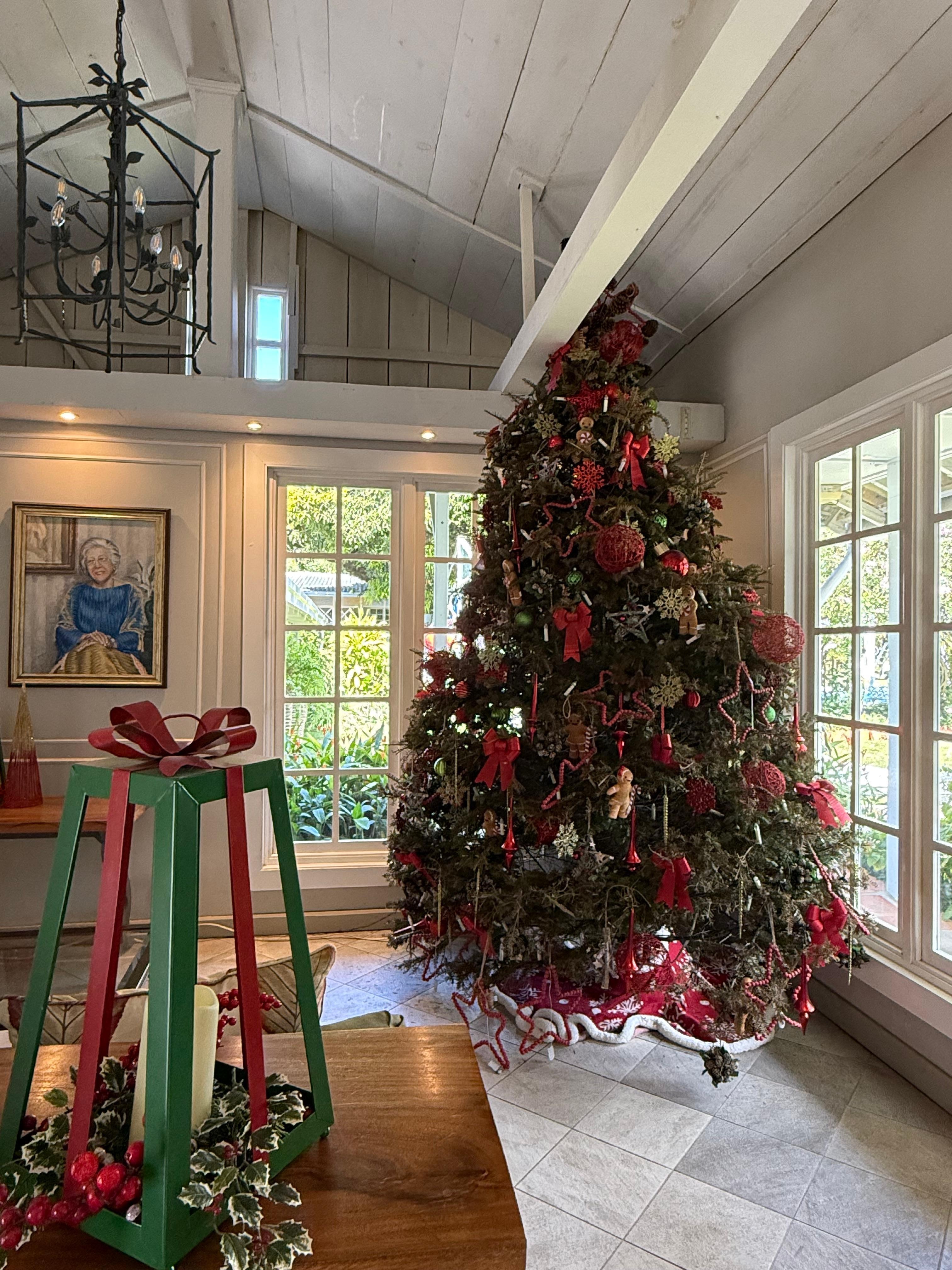 Lobby Christmas Decor