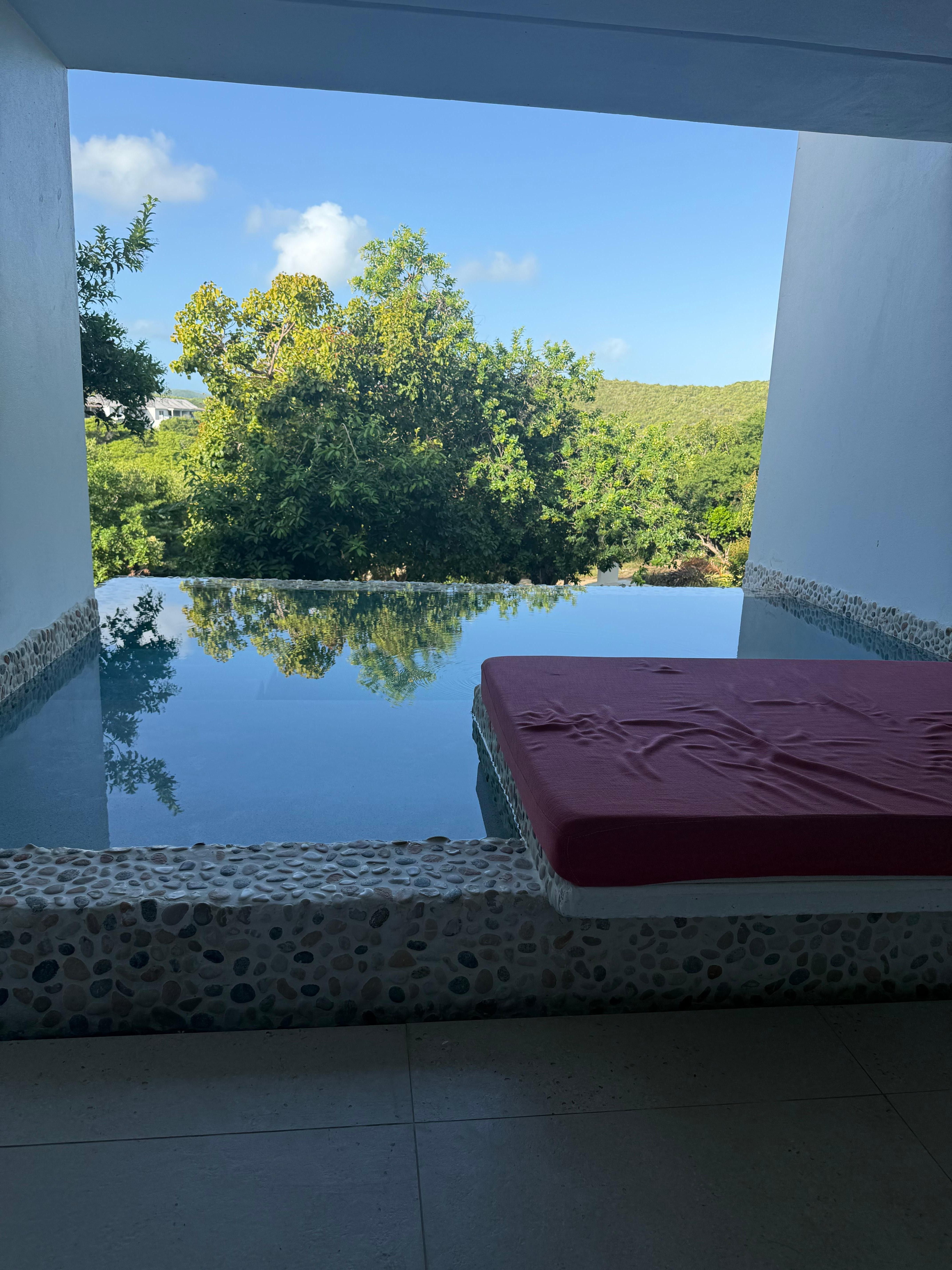 Room view, says relaxation.