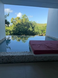 Room view, says relaxation.