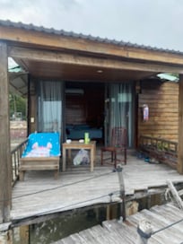 Only 1 lounger and 1 chair for a couple