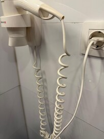 Asciuga capelli non più bianco ma bianco sporco più sporco non si può