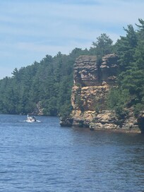 Upper dells boat tours