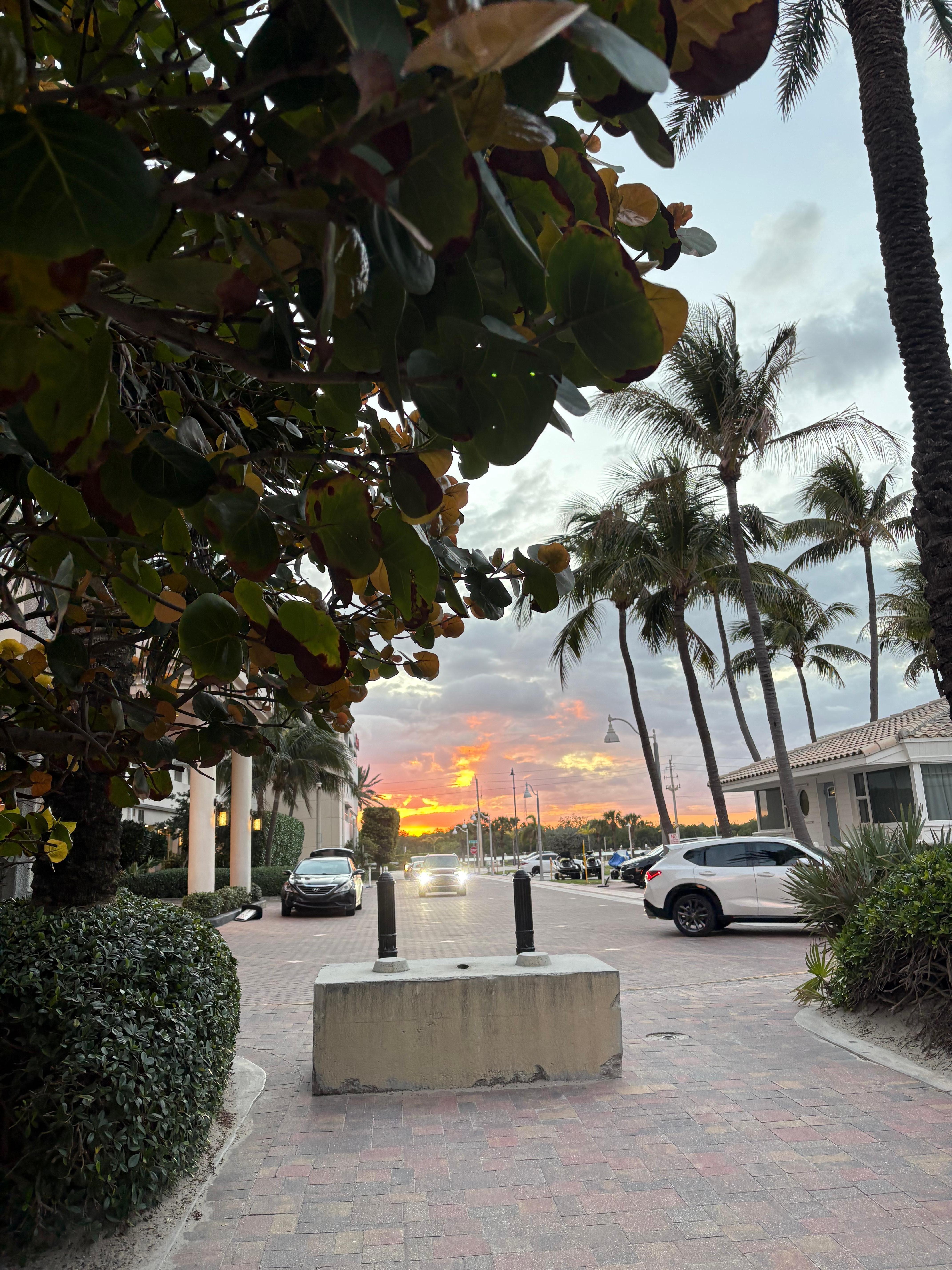 Near Beach and Restaurants great location.