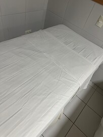 Cama aparentemente usada
