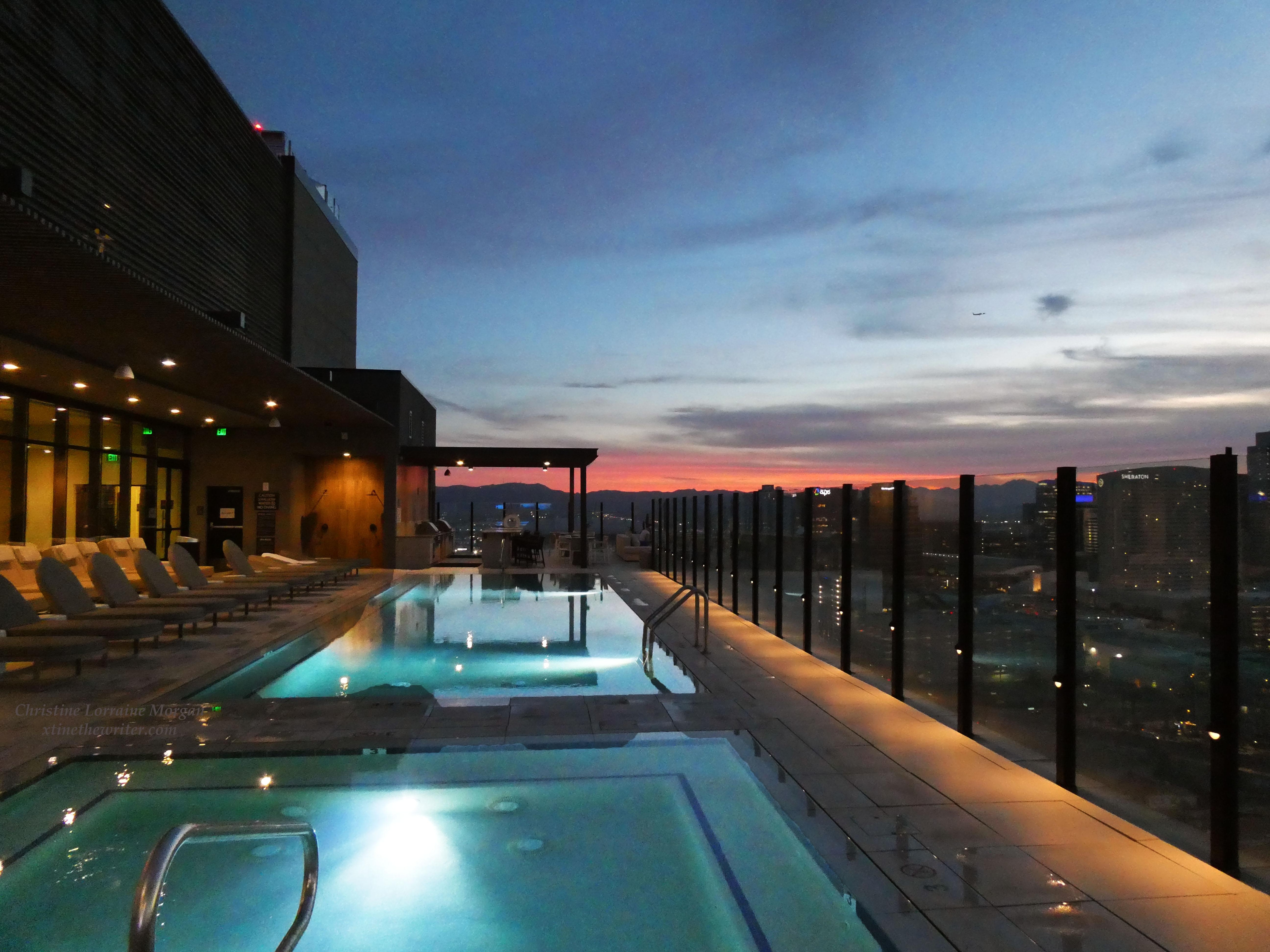hot tub and pool at sunset on 11/11/2025 so soothing