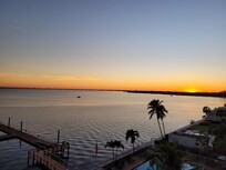 Avond uitzicht vanaf het balkon