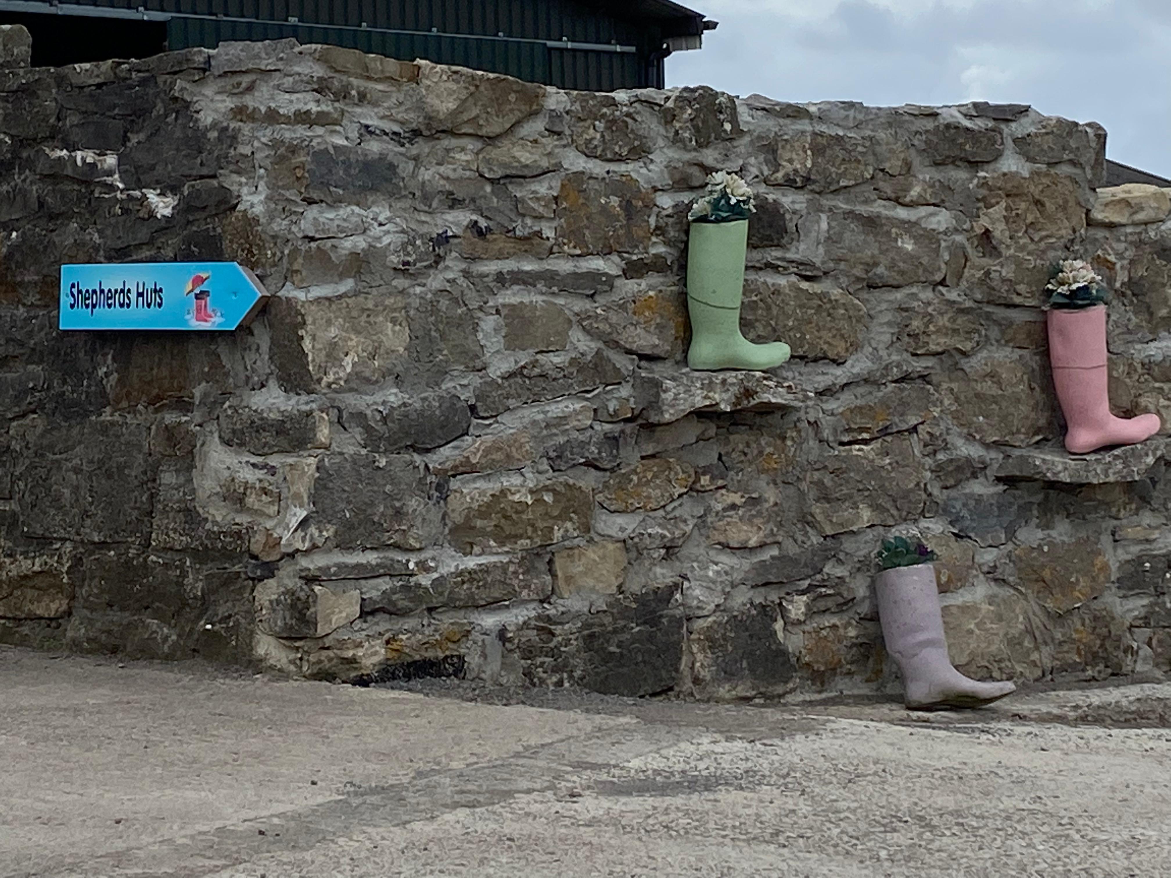 The laneway down to the hut 