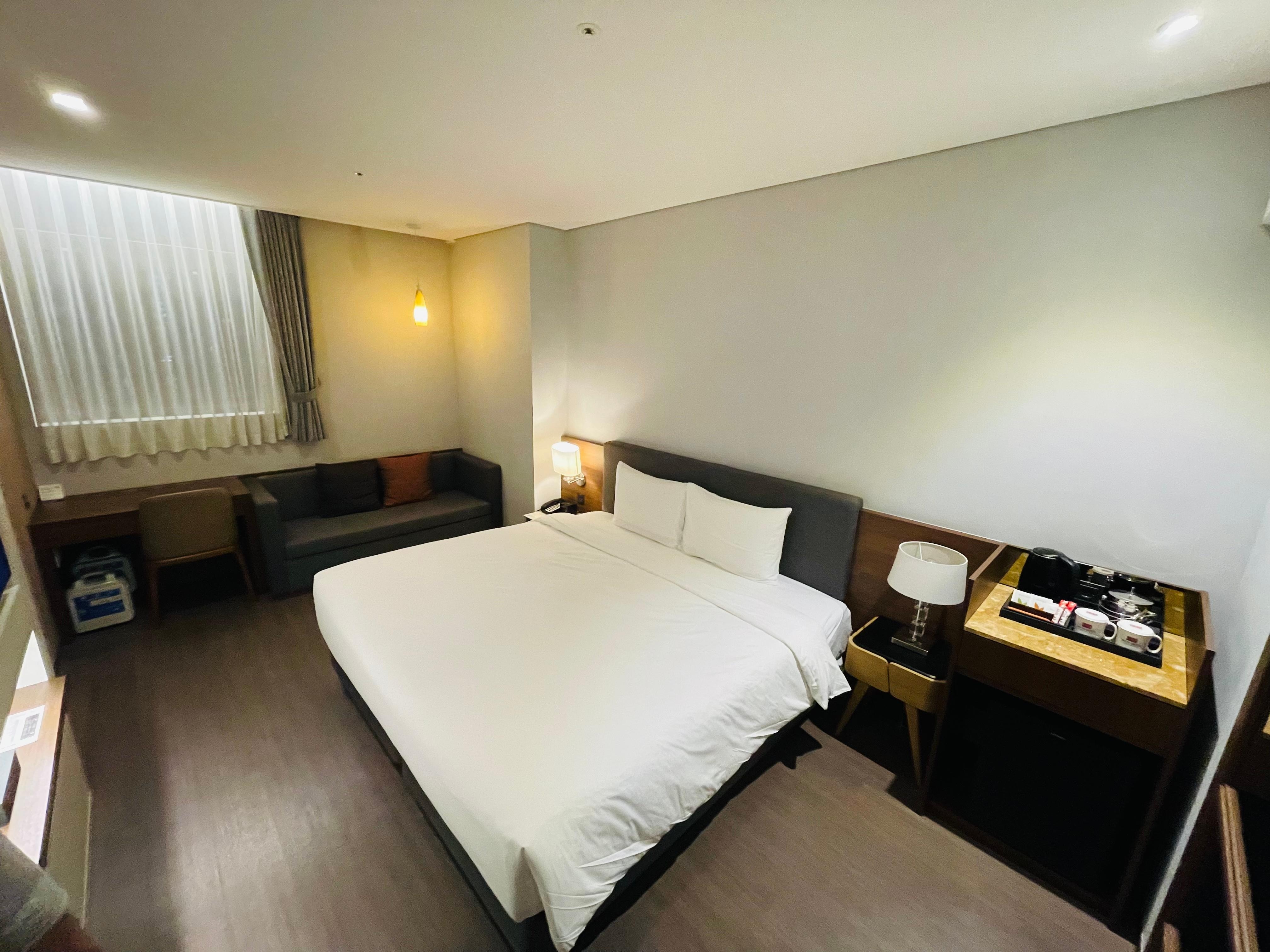 Comfortable room.