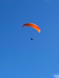 Parapente au dessus du lac d’Annecy