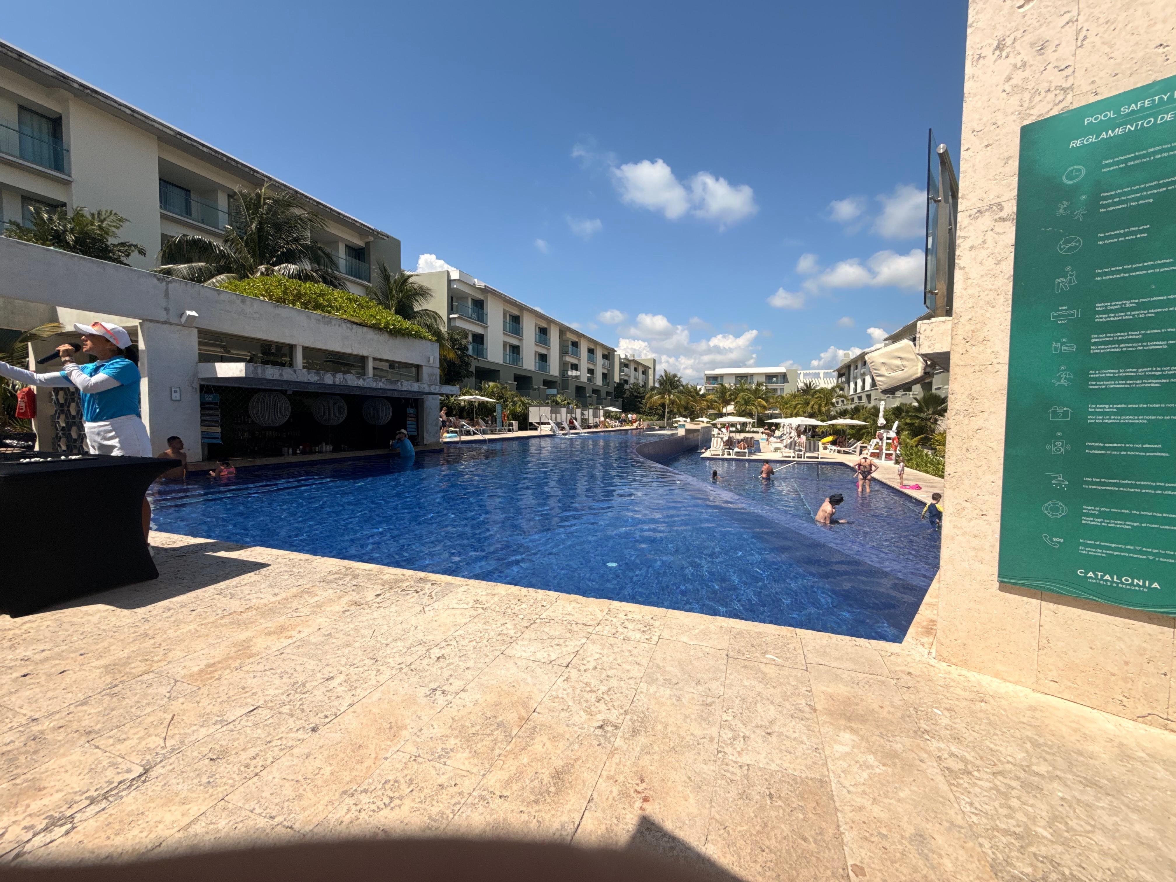 Beautiful and clean pool 